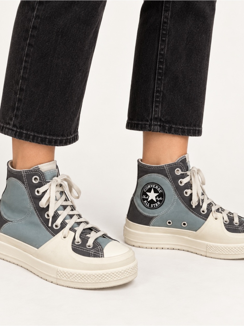 Converse Sneaker
Men’s 9.5 / Women’s 11 (UK 8.5, EU 43)
Tidepool gray